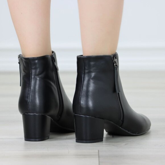 Womens Ankle Boots Low Block Heel Black Synthetic Leather Pointed Toe - Picture 12 of 12